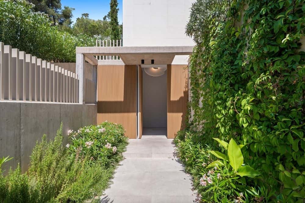 SON VIDA: IDYLLIC LUXURY VILLA READY FOR FIRST OCCUPANCY 9