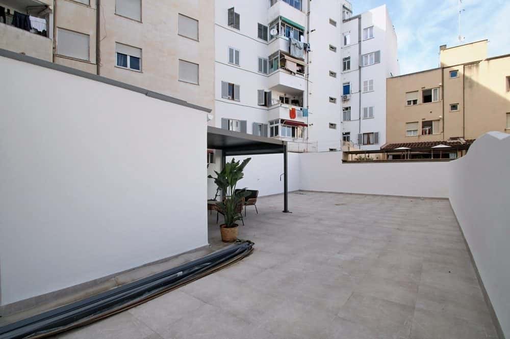 PALMA: RENOVATED APARTMENT WITH LARGE TERRACE 26
