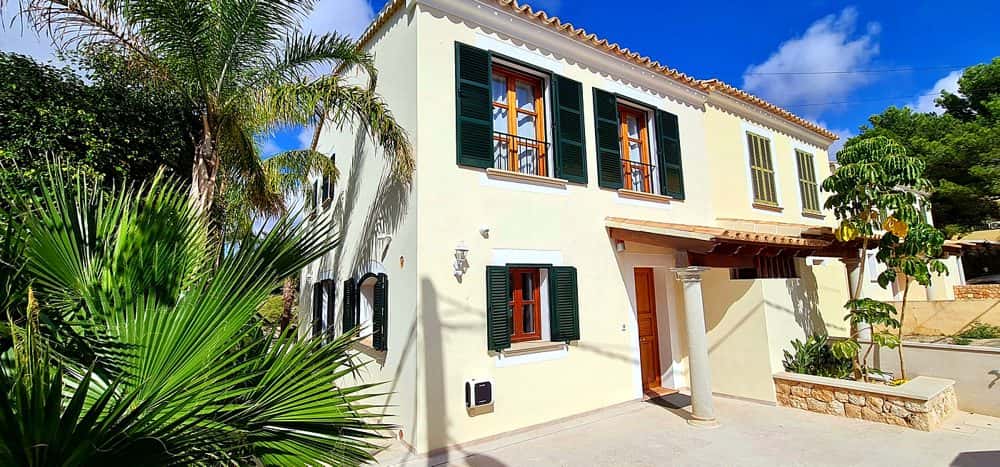 CALA PI: HOUSE BY A PICTURESQUE BAY WITH ETV LICENCE 3