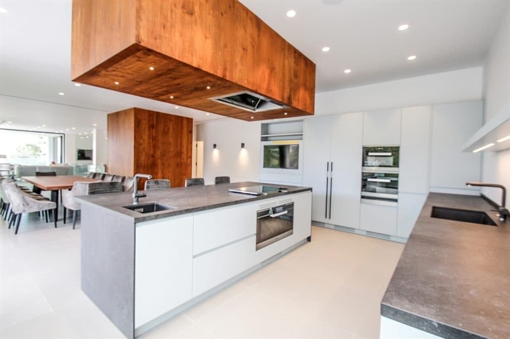 SON VIDA: LUXURIOUS NEW-BUILD VILLA 20