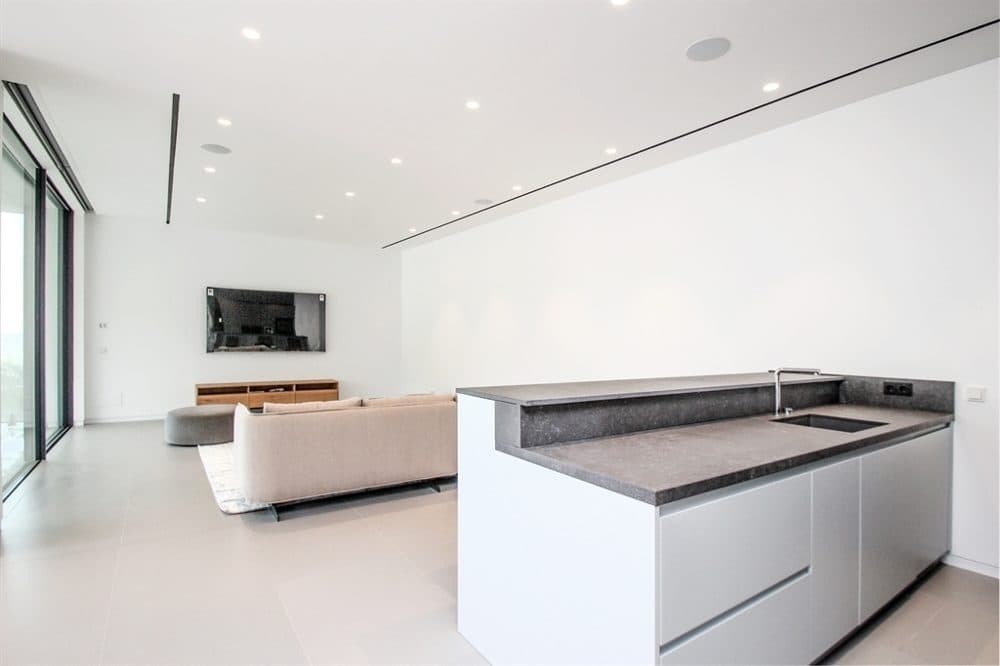 SON VIDA: LUXURIOUS NEW-BUILD VILLA 23