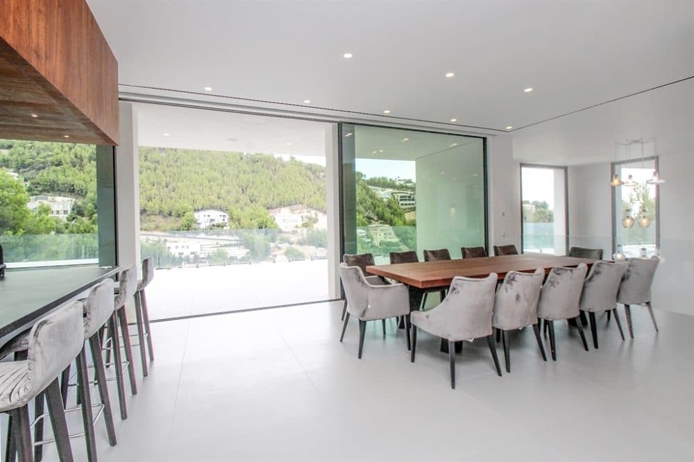 SON VIDA: LUXURIOUS NEW-BUILD VILLA 18