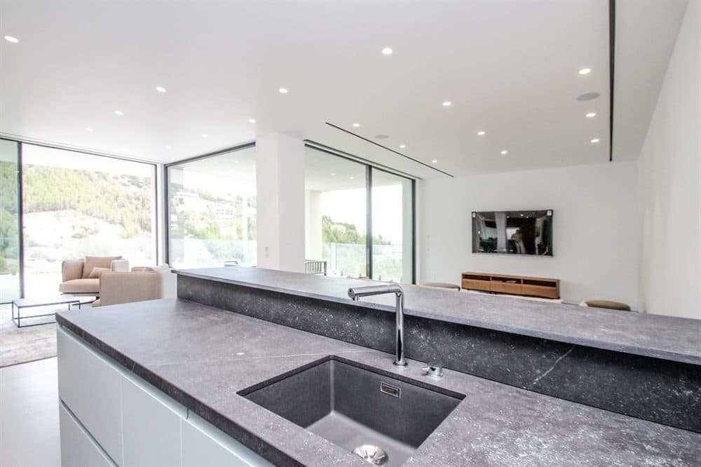 SON VIDA: LUXURIOUS NEW-BUILD VILLA 24