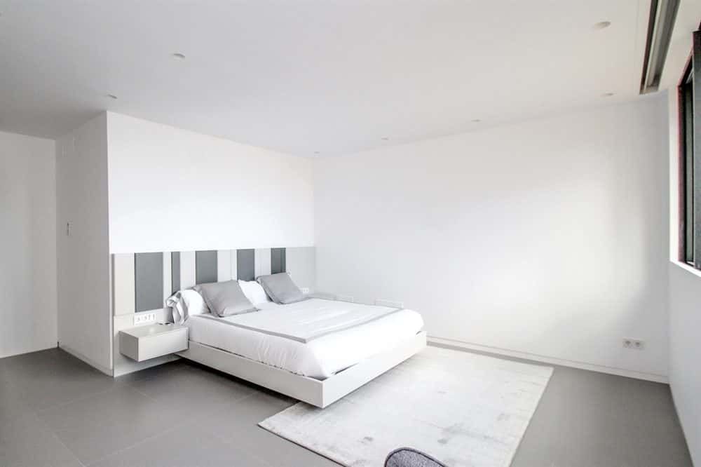 SON VIDA: LUXURIOUS NEW-BUILD VILLA 14