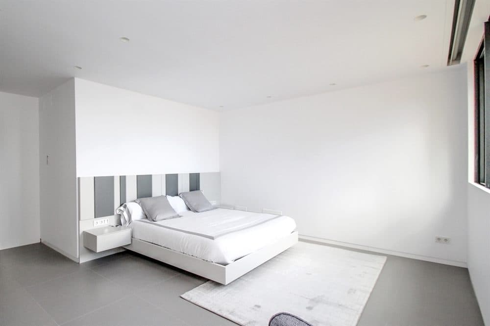 SON VIDA: LUXURIOUS NEW-BUILD VILLA 14