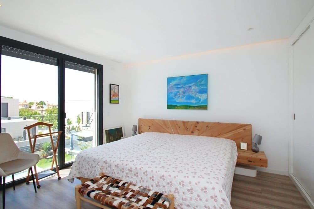 PUIG DE ROS: MODERN SEMI-DETACHED HOUSE WITH SALTWATER POOL 23