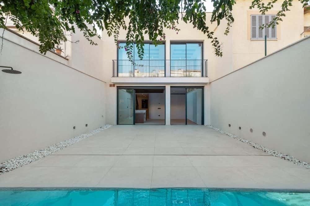PORTIXOL: HIGH-END NEW-BUILD TOWNHOUSE IN PRIME LOCATION