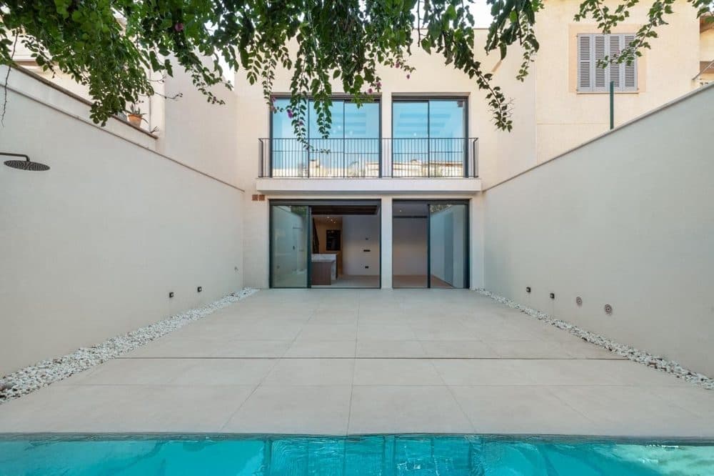 PORTIXOL: HIGH-END NEW-BUILD TOWNHOUSE IN PRIME LOCATION 1