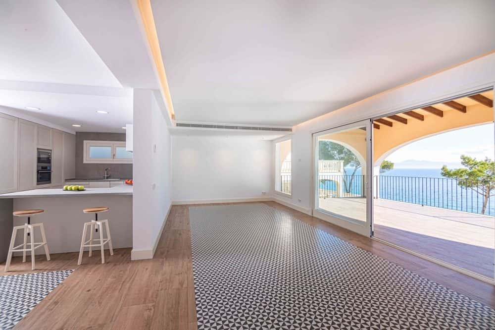 ALCUDIA: PANORAMIC VILLA WITH SEA ACCESS 9