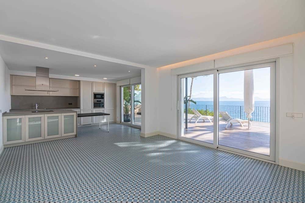 ALCUDIA: PANORAMIC VILLA WITH SEA ACCESS 10