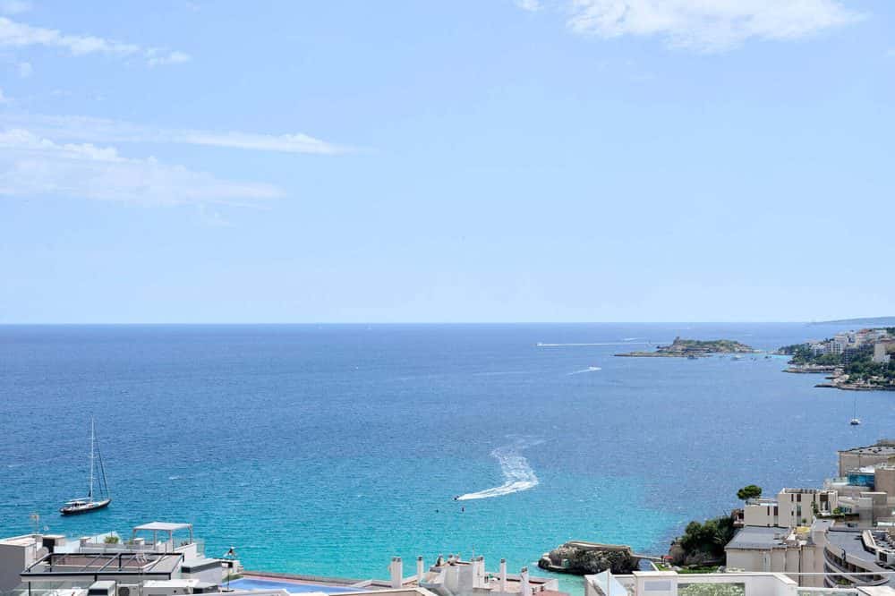 CALA MAJOR: MODERN PENTHOUSE WITH PANORAMIC VIEWS AND ROOF TERRACE 2