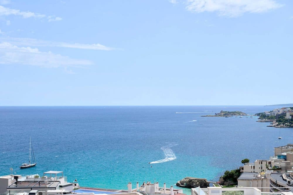 CALA MAJOR: MODERN PENTHOUSE WITH PANORAMIC VIEWS AND ROOF TERRACE 2