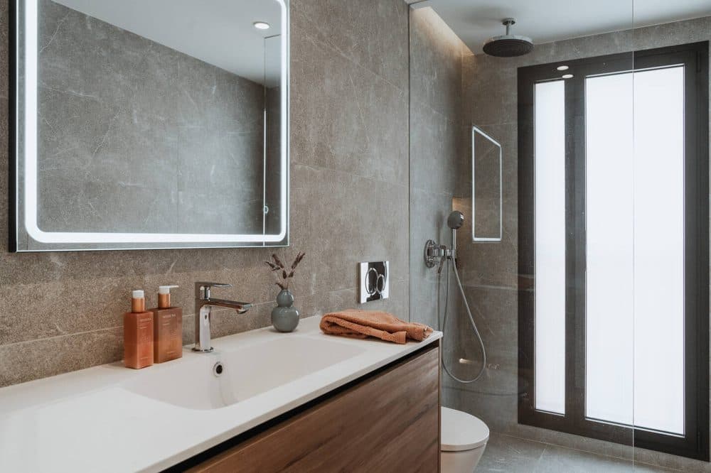 PORTIXOL: DESIGN HOUSE IN AN EXCLUSIVE COMMUNITY BY THE SEA 10