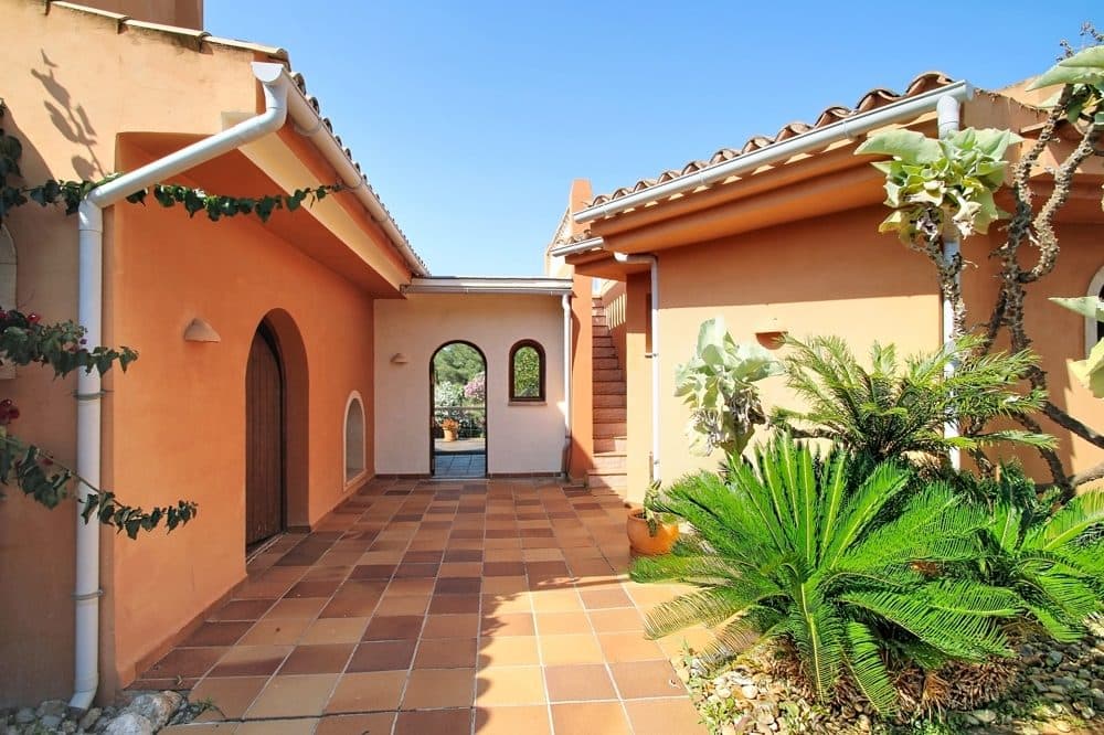 SANTA PONSA: DETACHED HOUSE WITH POTENTIAL IN A PRIME LOCATION 3