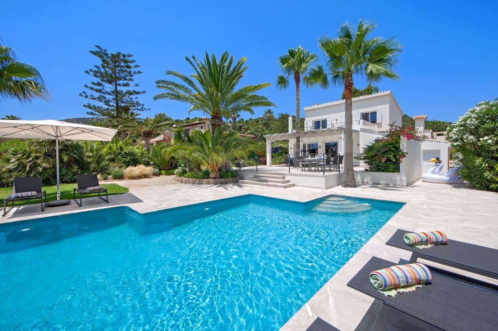 PUERTO ANDRATX: MODERNE FINCA MIT FERIENVERMIETUNGSLIZENZ UND HAFENBLICK