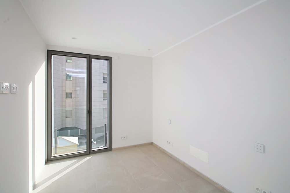 PALMA: LUXURY APARTMENT OVERLOOKING THE NEW CLUB DE MAR 14