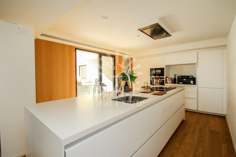 PASEO MARITIMO: NEW FLAT WITH SPECTACULAR HARBOUR VIEW 10