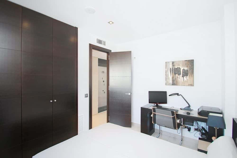 EXCLUSIVE VILLA WITH POOL AND LARGE ROOFTOP TERRACE 200 M FROM THE BEACH 23