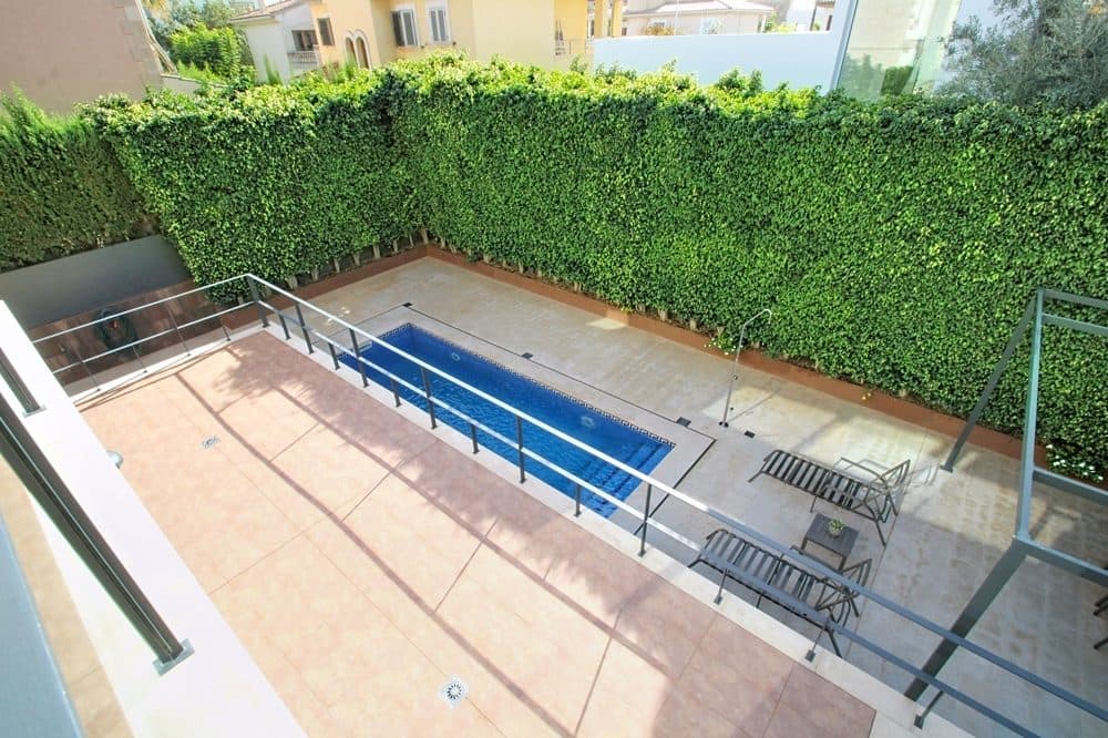 EXCLUSIVE VILLA WITH POOL AND LARGE ROOFTOP TERRACE 200 M FROM THE BEACH 26