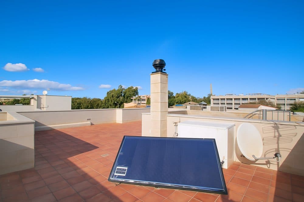 EXCLUSIVE VILLA WITH POOL AND LARGE ROOFTOP TERRACE 200 M FROM THE BEACH 9