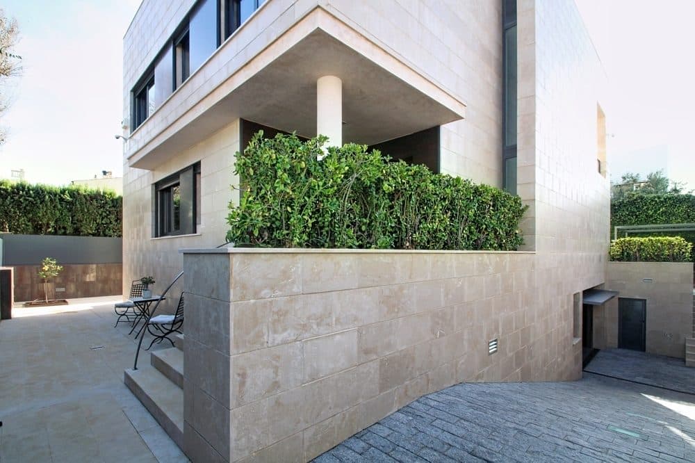 EXCLUSIVE VILLA WITH POOL AND LARGE ROOFTOP TERRACE 200 M FROM THE BEACH 7