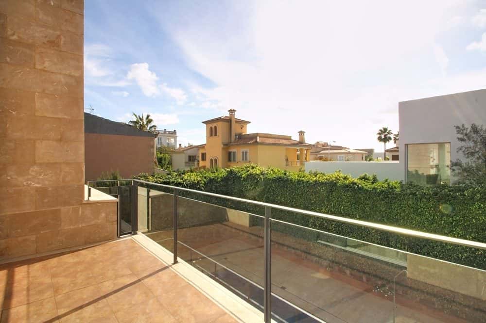 EXCLUSIVE VILLA WITH POOL AND LARGE ROOFTOP TERRACE 200 M FROM THE BEACH 30