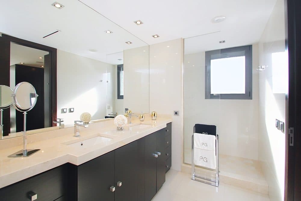 EXCLUSIVE VILLA WITH POOL AND LARGE ROOFTOP TERRACE 200 M FROM THE BEACH 29