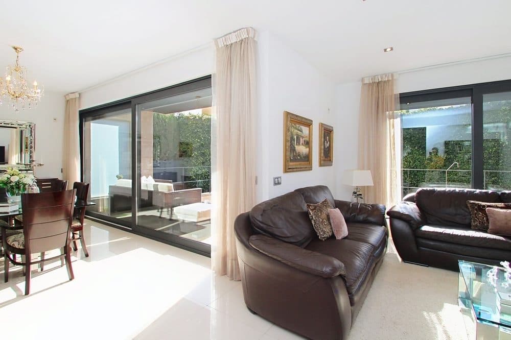 EXCLUSIVE VILLA WITH POOL AND LARGE ROOFTOP TERRACE 200 M FROM THE BEACH 15