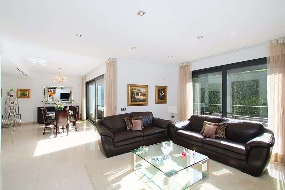 EXCLUSIVE VILLA WITH POOL AND LARGE ROOFTOP TERRACE 200 M FROM THE BEACH 16