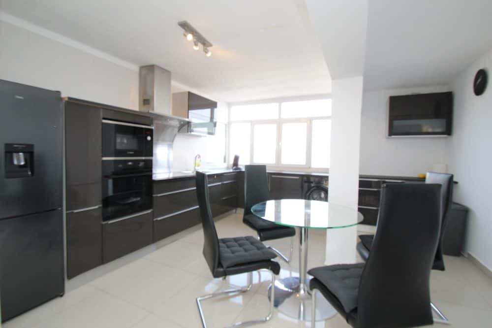 EL ARENAL: RENOVATED DUPLEX PENTHOUSE WITH SEA VIEWS 9
