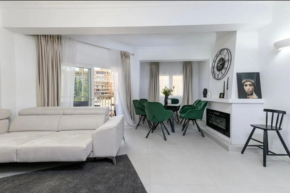 Renovierte Wohnung mit 152 m² und 4 Doppelschlafzimmern in General Riera