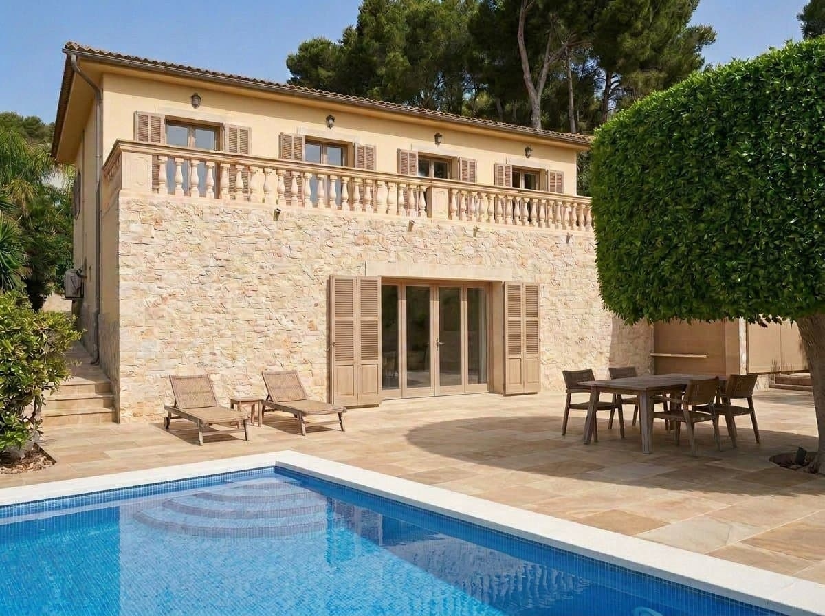 Chalet con piscina privada, jardín y garaje en Costa d'en Blanes