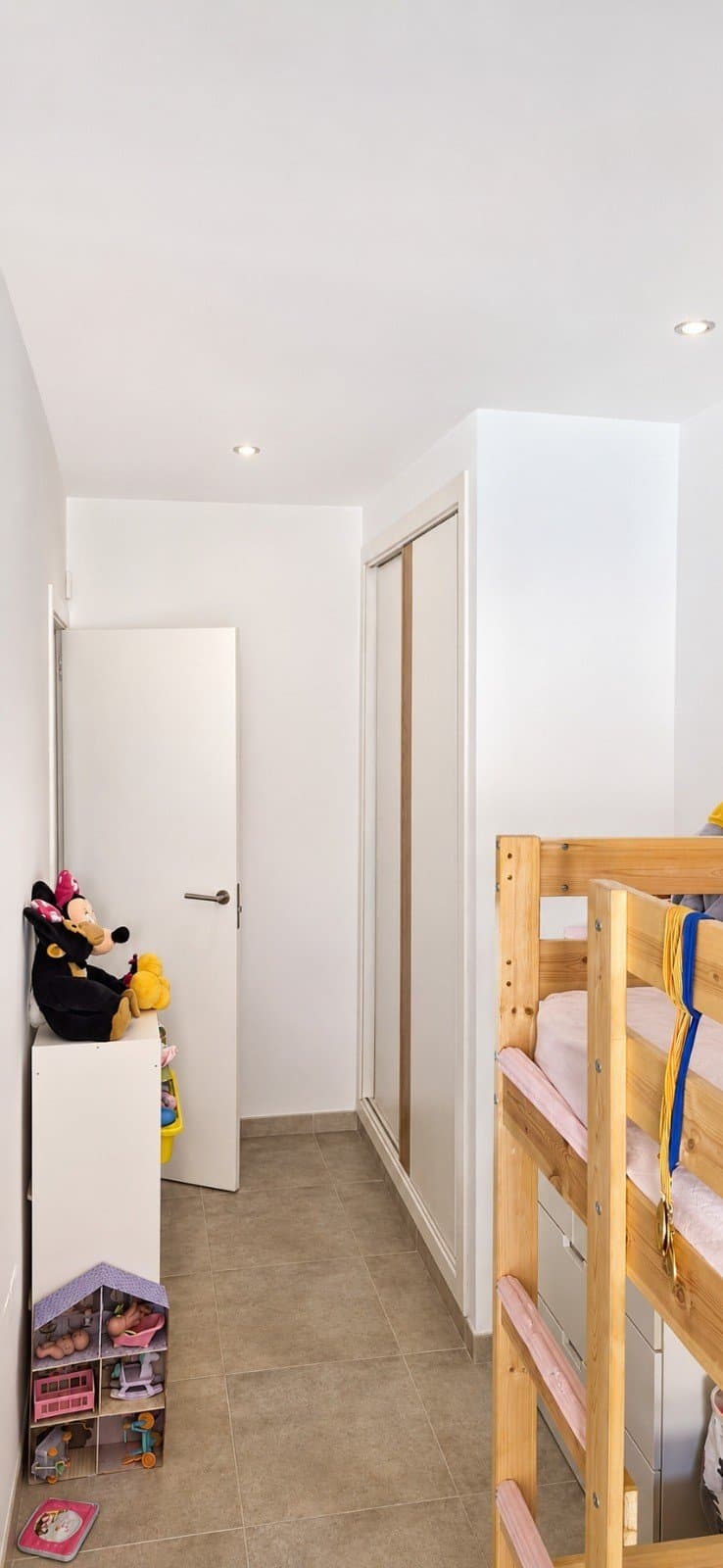 Magnificent ground floor with a private garden in Santa Maria del Camí 12