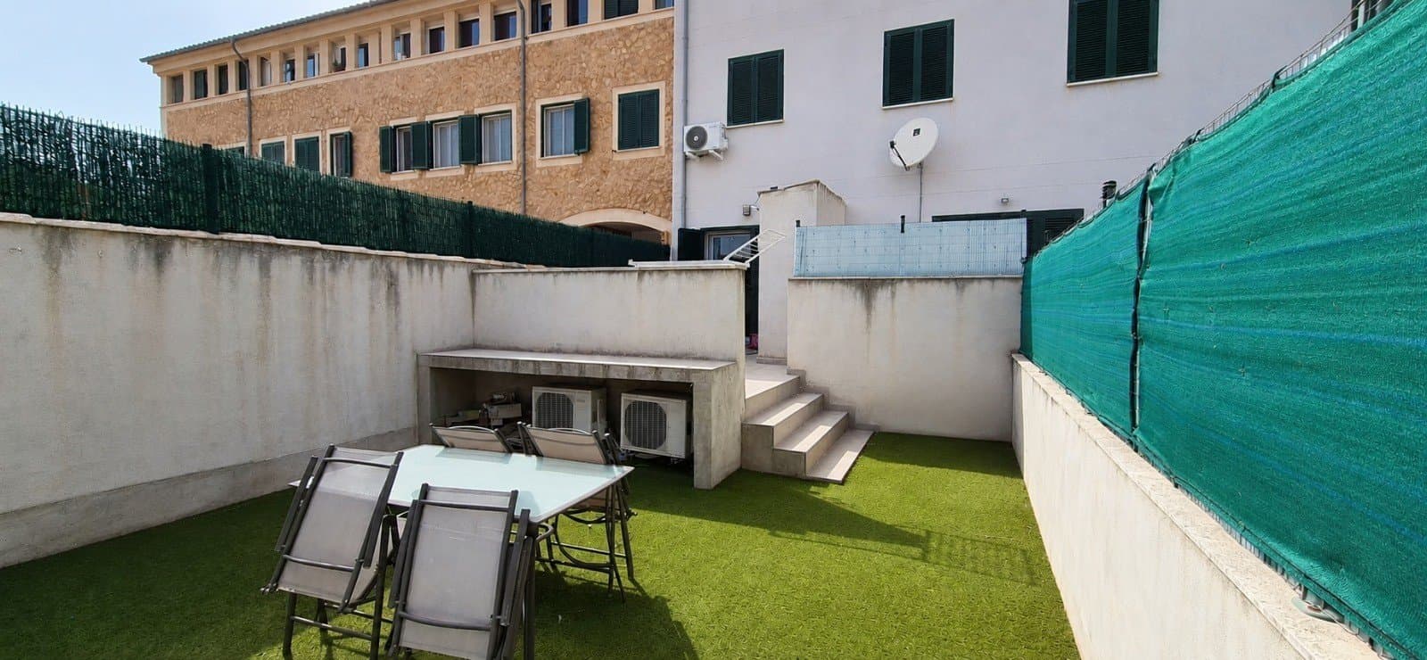 Magnificent ground floor with a private garden in Santa Maria del Camí