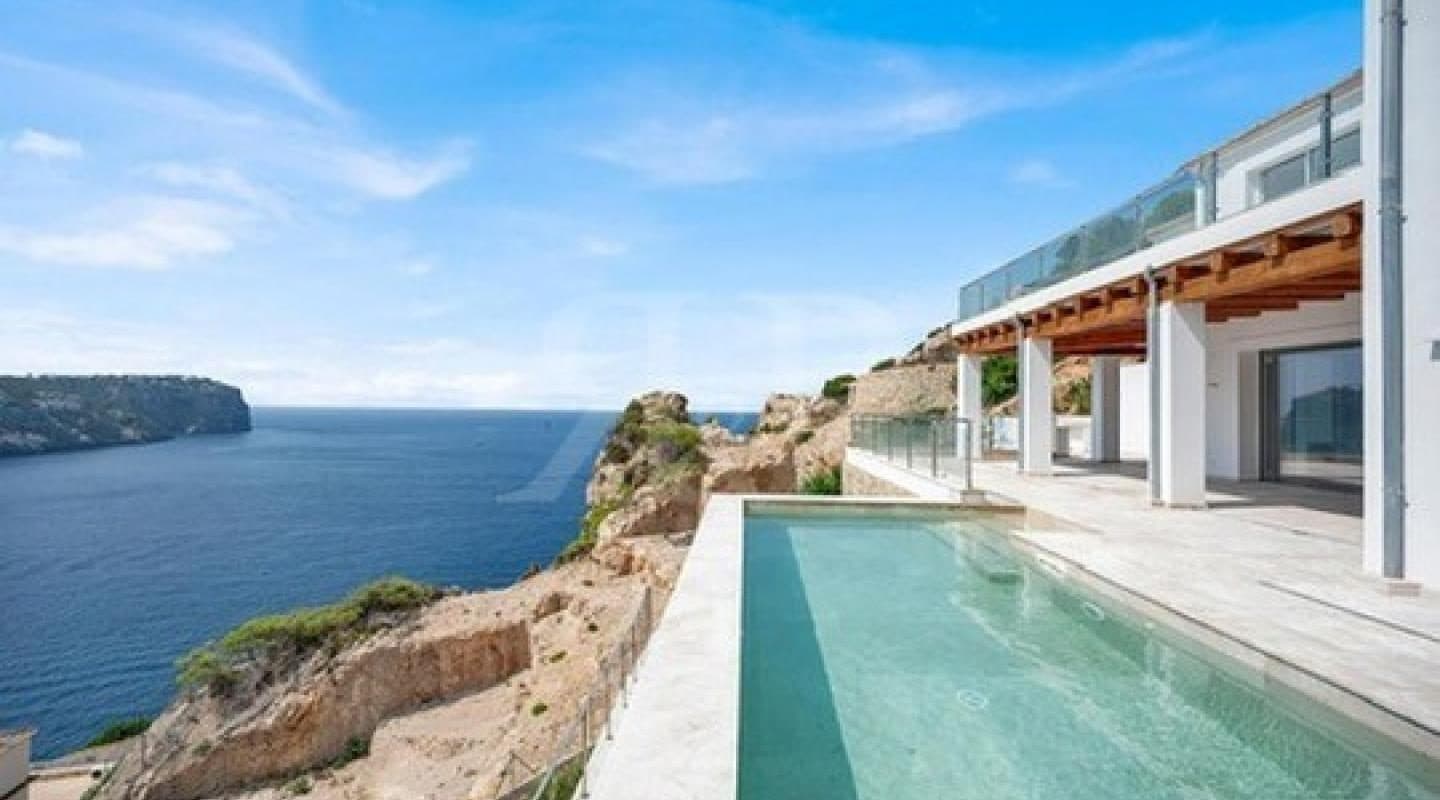 Completely renovated modern villa 2