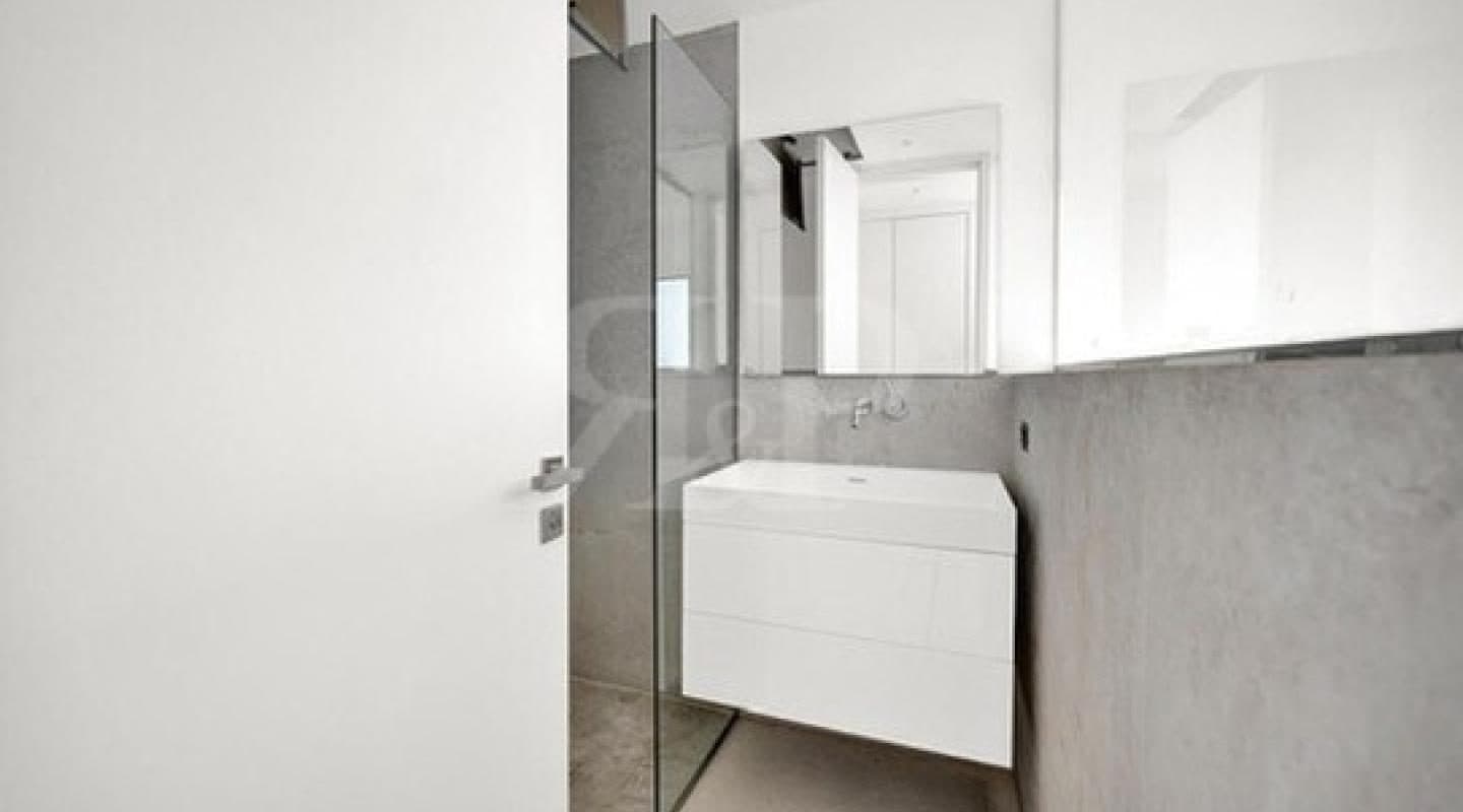Completely renovated modern villa 9