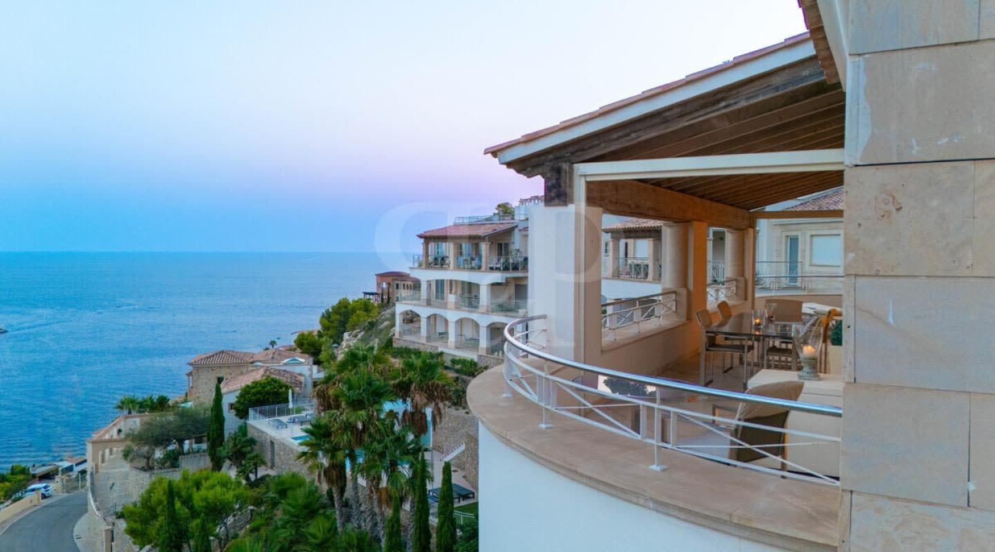 Penthouse “Eagle’s Nest” 13