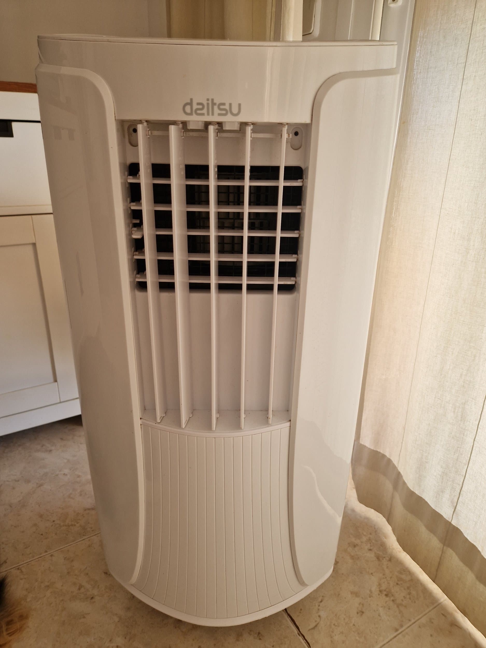 Air conditioner by Daitsu - powerful