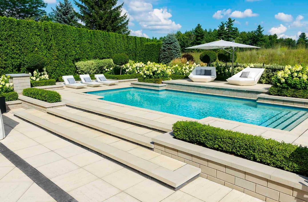 Pool / Garden / Property / Maintenance 1