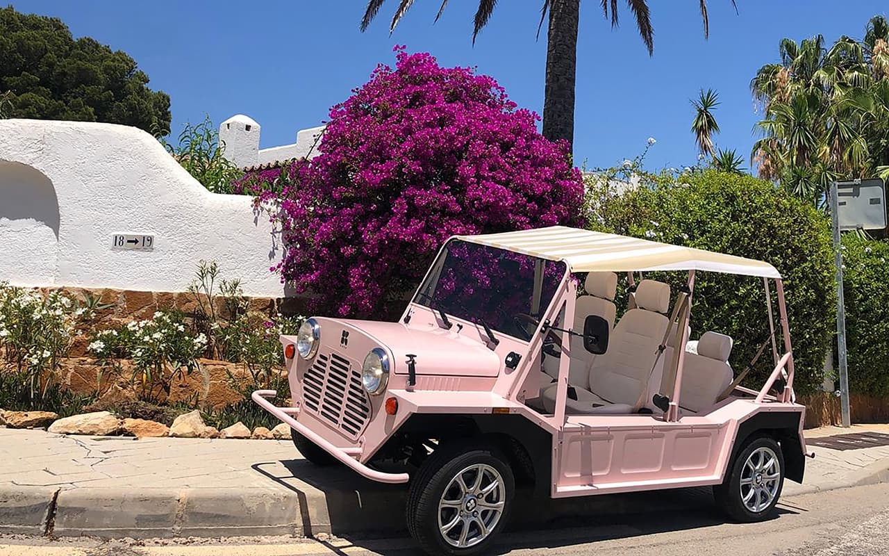 ELECTRIC BEACH CAR RENTAL - SELF-GUIDED TOUR, NO GROUP AND MULTIPLE CIRCUITS 4
